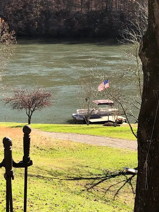 River Life RV Resort Picture 7