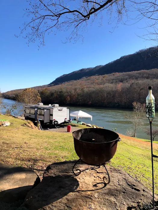 River Life RV Resort Picture 8