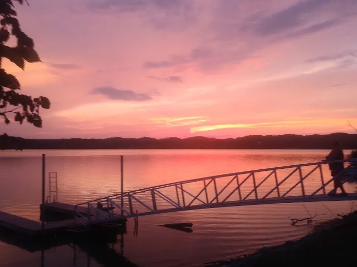 Douglas Driftwood Lakefront Campground RV Park Picture 9