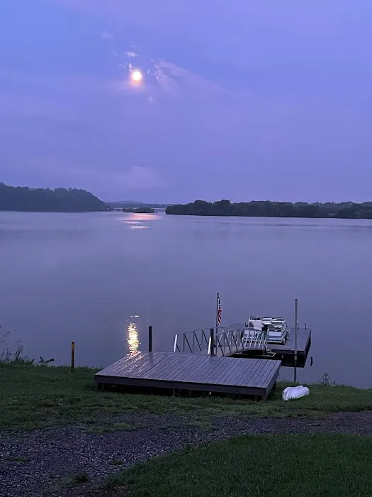 Douglas Driftwood Lakefront Campground RV Park Picture 2