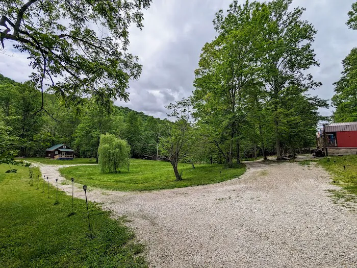 Fireglow Forest Riverside Cabin Rentals Picture 8