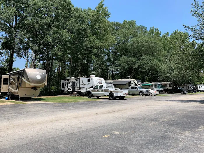 Sweetwater Creek RV Reserve Picture 5