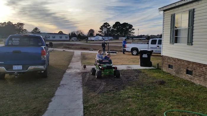 Sea Pines Mobile Home Park Picture 2
