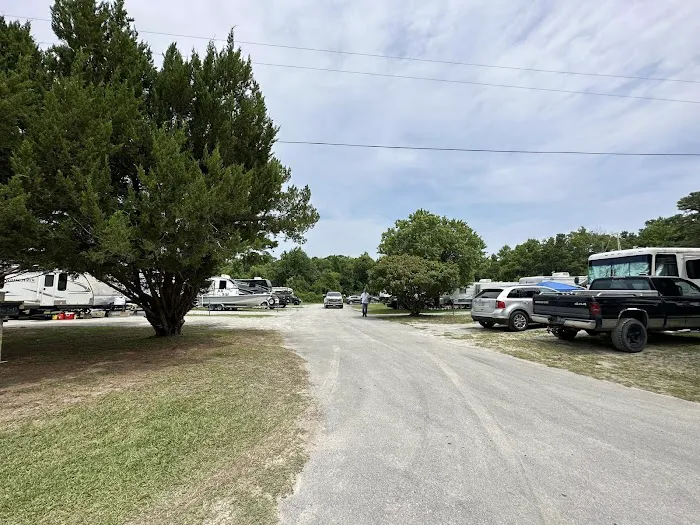 Buttons Family Campground Picture 6