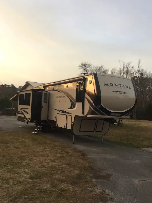 Cedar Creek Resort MHP & RV Sites Picture 3