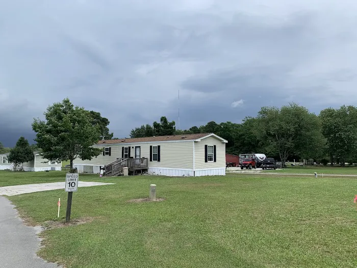 Cedar Creek Resort MHP & RV Sites Picture 9