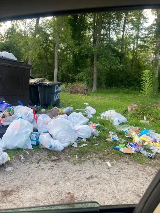 Sunset Pines Mobile Home Park Picture 4