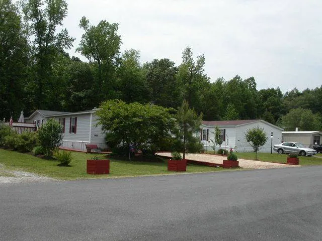 Twin Ponds Mobile Home Park Picture 2