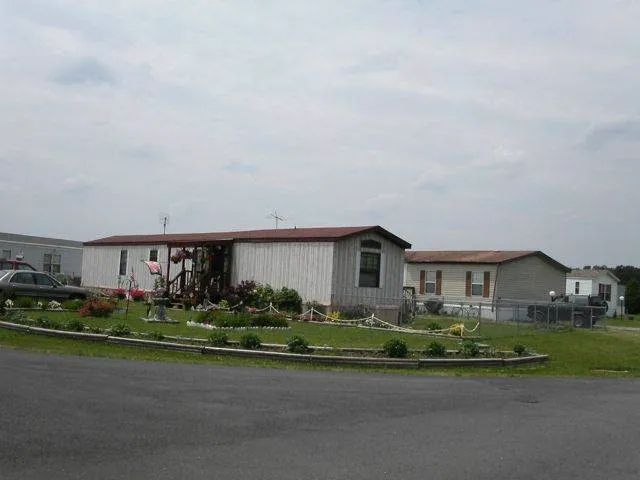 Twin Ponds Mobile Home Park Picture 1