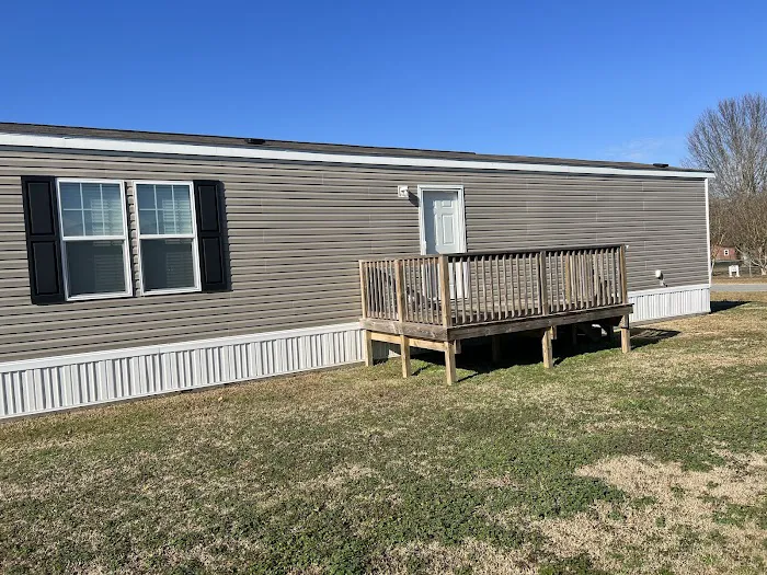 HOME 47 Southern Pines Mobile Home Park Picture 2
