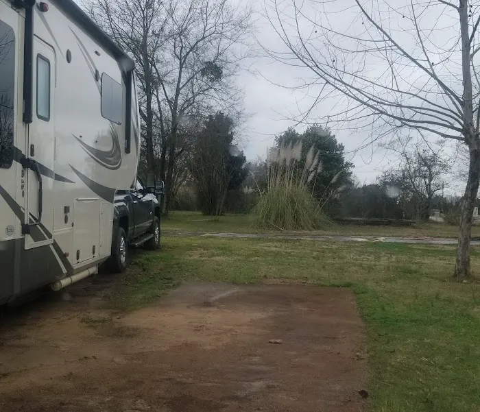 Twin Magnolia RV Park Picture 3