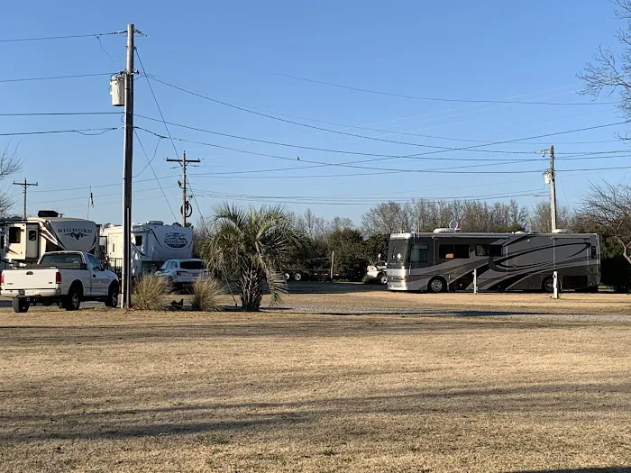 Sparky's Mobile Home & RV Park Picture 4