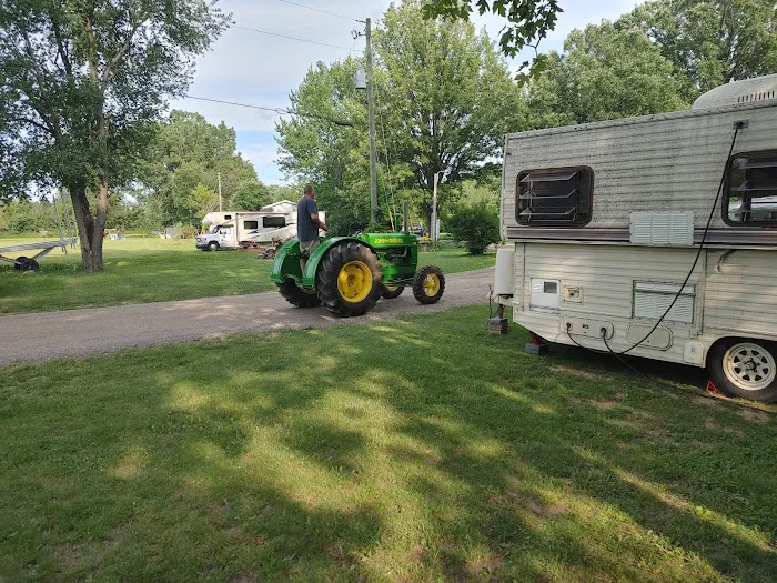 Lakeside Resort Campground Picture 6