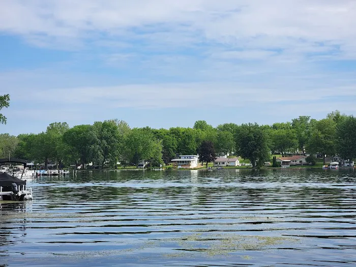 JT'S Lakeside Campground Picture 2