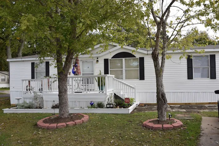 South Hampton Manufactured Home Community Picture 4