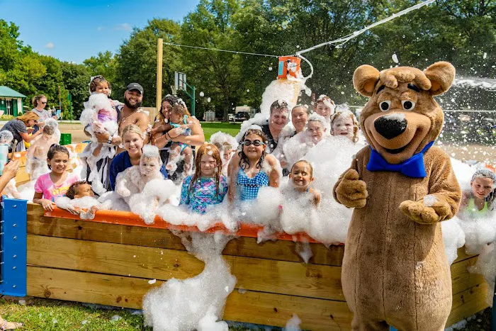 Yogi Bear's Jellystone Park Picture 9