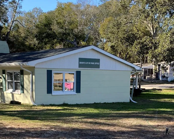 Snow's Cut RV Retreat Picture 3