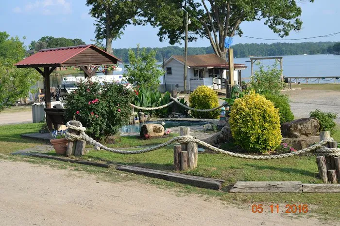 Four Seasons Resort & Marina Picture 5