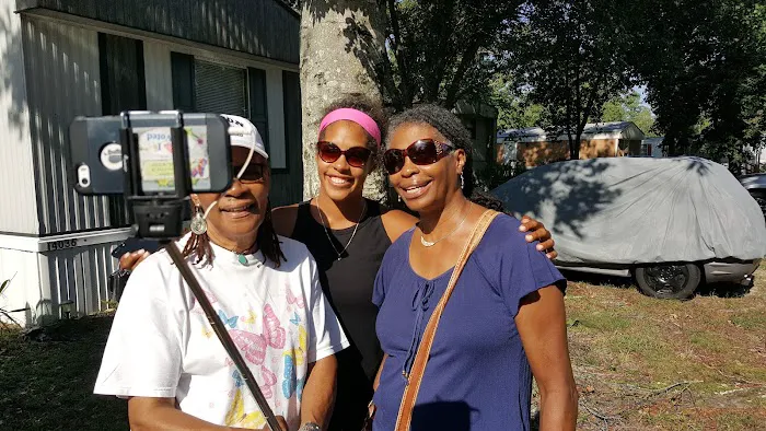 Red Oaks Mobile Community Picture 1