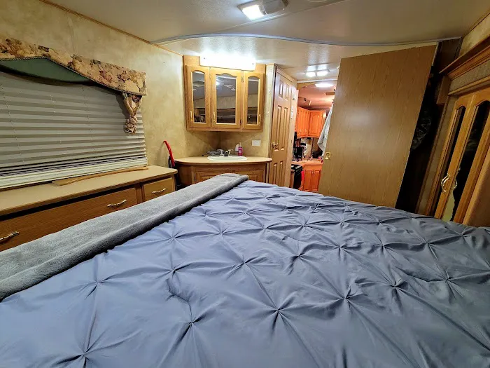 Creekside Stayz Campground Picture 5