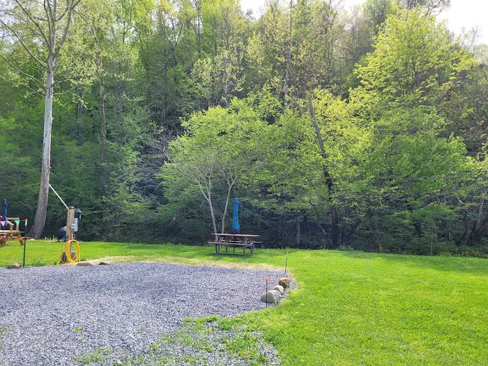 Creekside Stayz Campground Picture 4