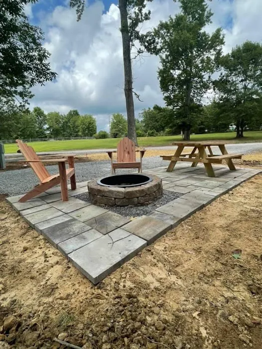 Cabins to Castles Vacation Rentals & RV Park Picture 4