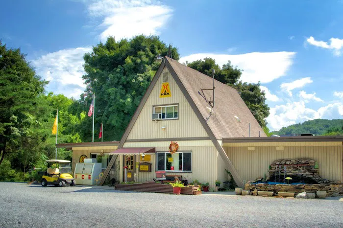 Newport / I-40 / Smoky Mountains KOA Journey Picture 3