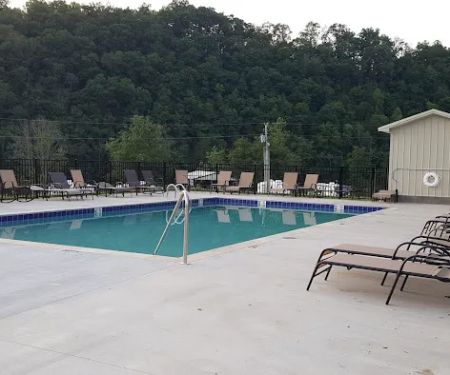 Bunch Hollow Campground & Resort