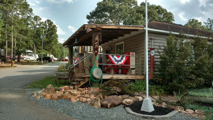 High Falls RV Park & Tiny Home Community Picture 8
