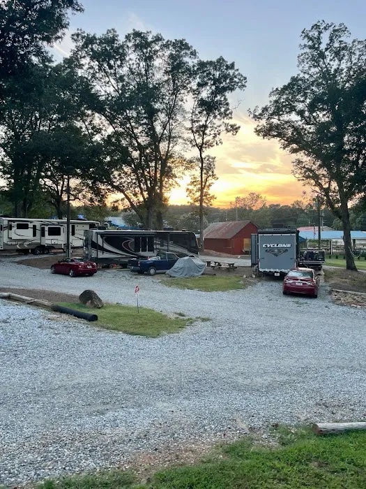 Red Oaks RV Park Picture 5
