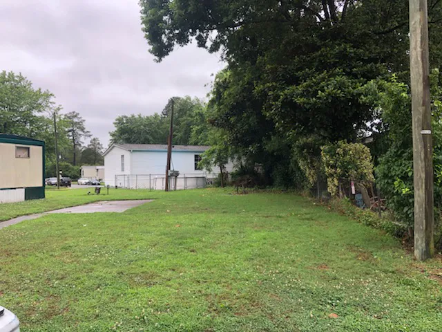 Warwick Mobile Home Community Picture 7