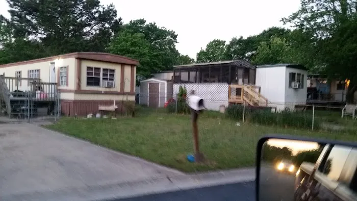 Geneva Mobile Home Park Picture 2