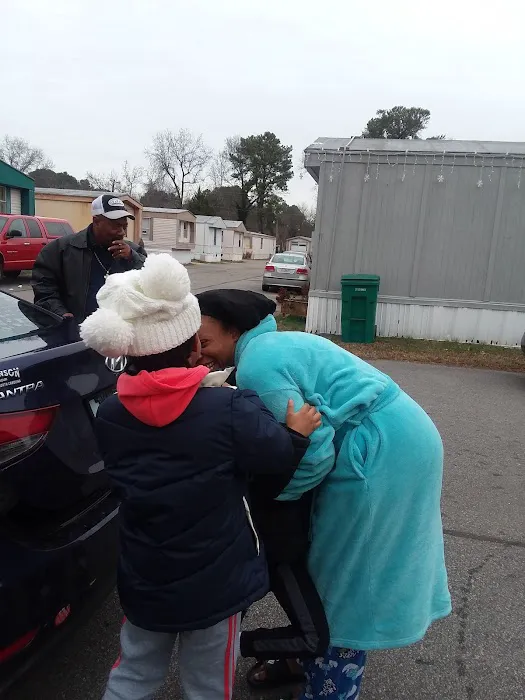 Chesapeake Mobile Home Park Picture 8