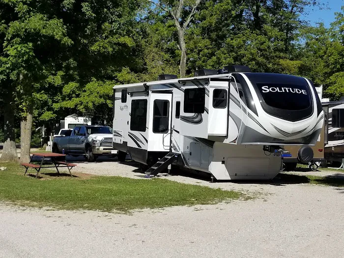 Elizabethtown Crossroads RV Park & Campgrounds - Getaway Retreats Picture 7