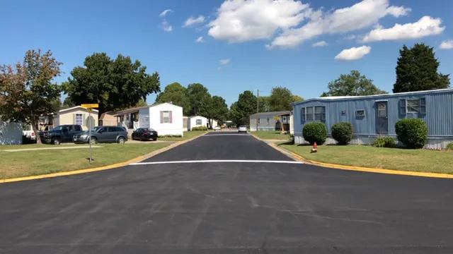 Homecrest Mobile Home Community Picture 2
