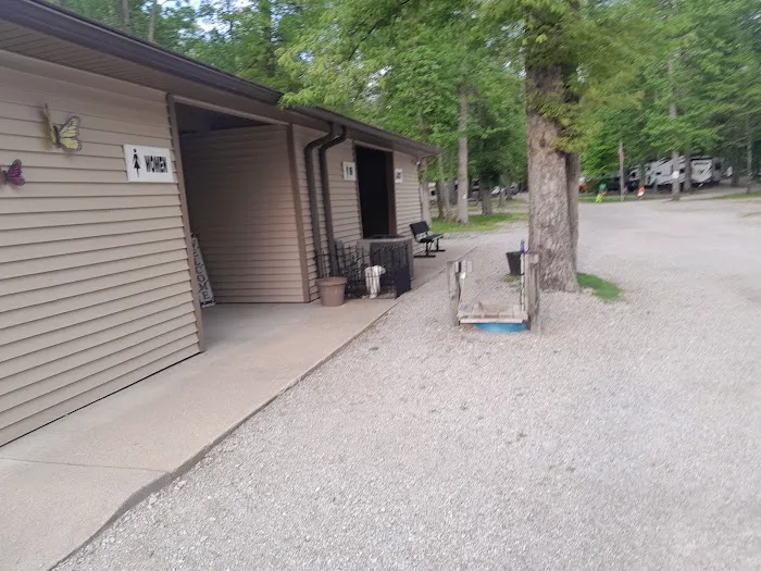 Columbus Woods-N-Waters Kampground Picture 3