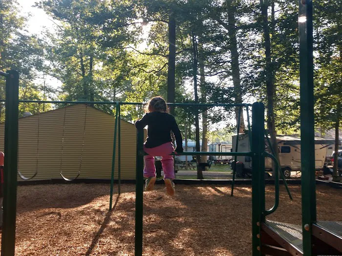 Columbus Woods-N-Waters Kampground Picture 10