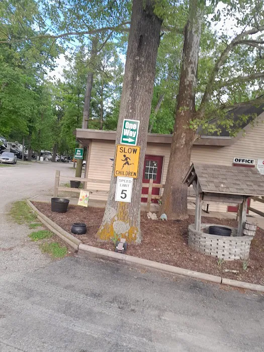 Columbus Woods-N-Waters Kampground Picture 5