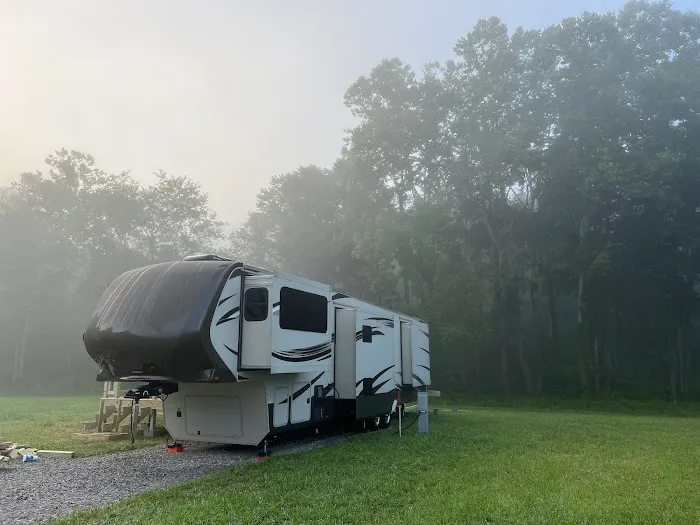 Away A Day RV Campground Picture 4