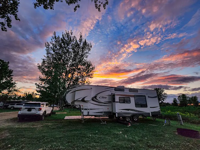 Leisure Lake Family Campground Picture 3