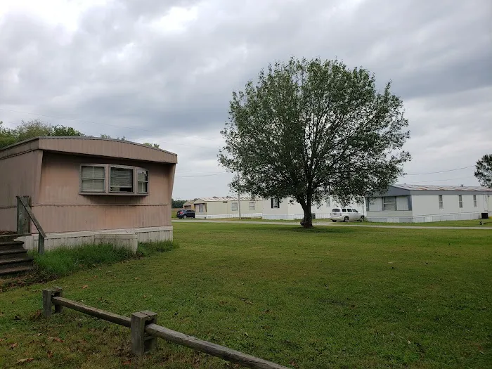 Ivy Hill Mobile Home Park Picture 2