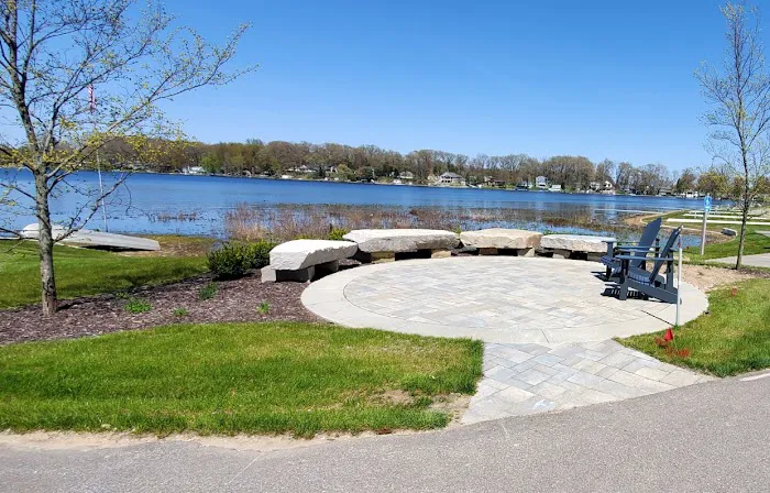The Shores at Selkirk Lake Picture 1