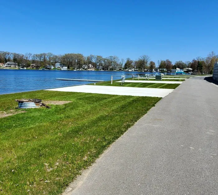 The Shores at Selkirk Lake Picture 2