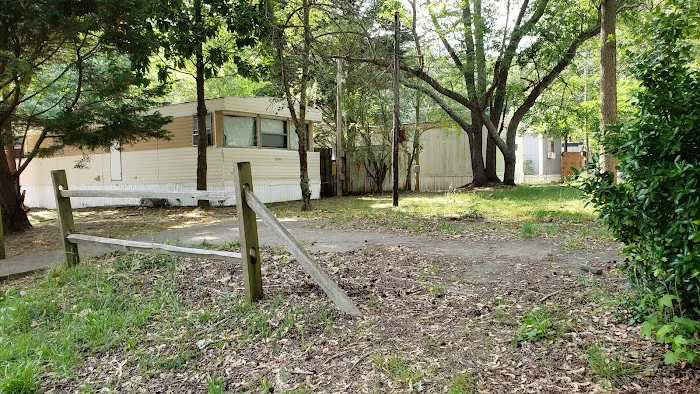 Grafton Mobile Home Park Picture 9