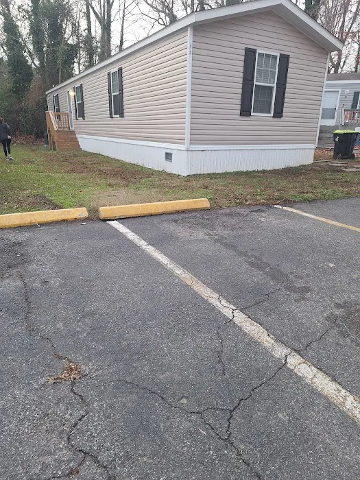 Heritage Mobile Home Park Picture 10