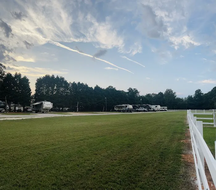 Ridge Spring RV and Tiny Home Community Picture 2
