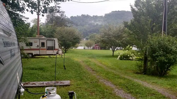Pigeon River Campground Picture 10