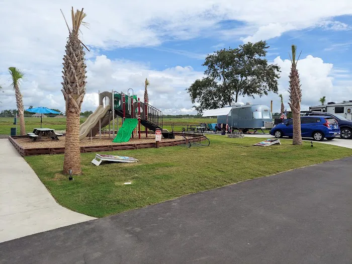 Barefoot RV Resort Picture 10