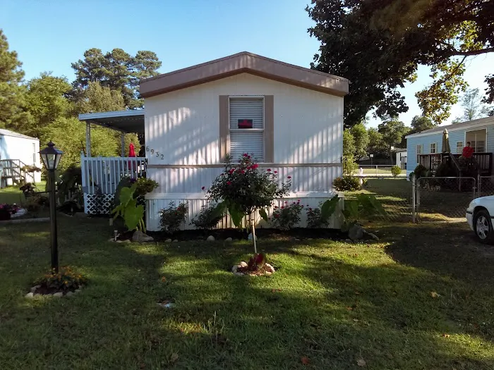 Beacon's Bay Mobile Home Park Picture 3