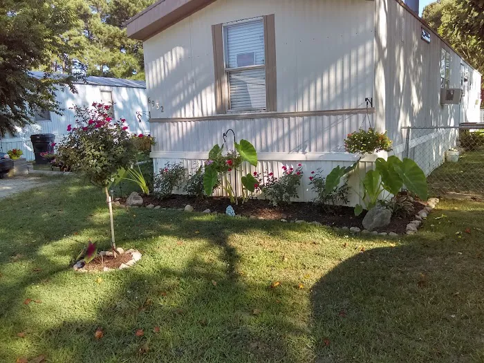 Beacon's Bay Mobile Home Park Picture 5